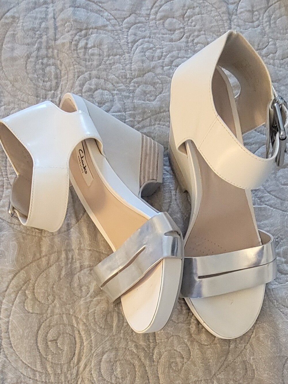 Clarks White Sandals with Silver Toe Strap